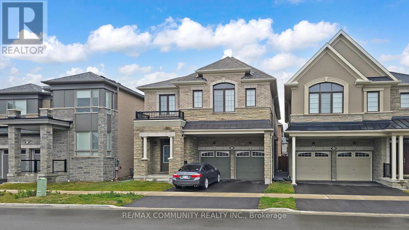 1580a Honey Locust Place, Pickering, Ontario  L1X 0P1 - Photo 3 - E12554432