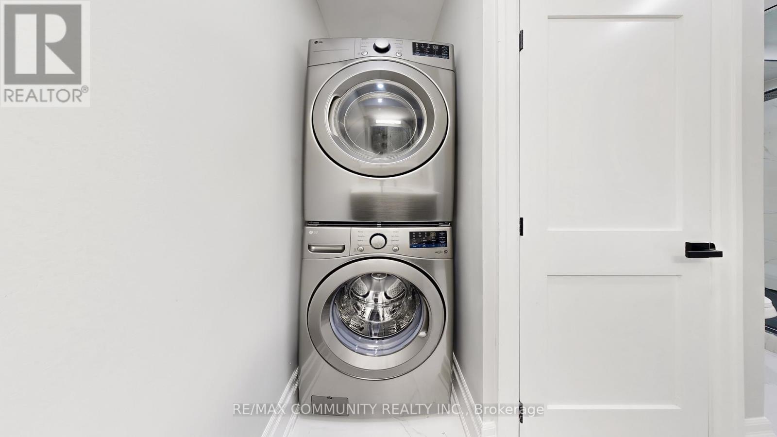 1580a Honey Locust Place, Pickering, Ontario  L1X 0P1 - Photo 33 - E12554432