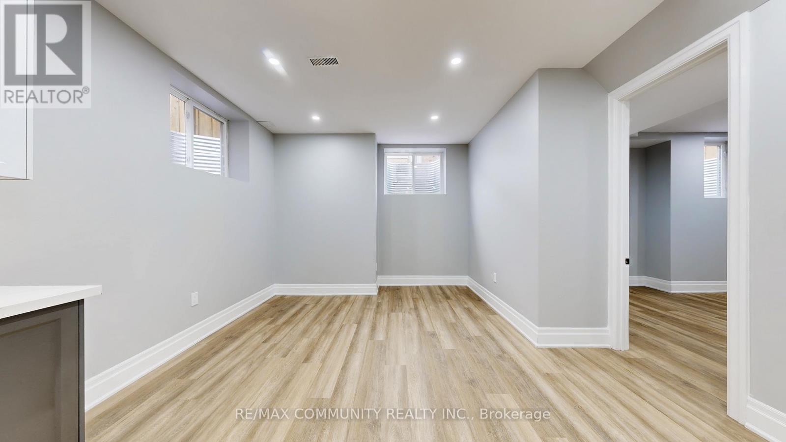 1580a Honey Locust Place, Pickering, Ontario  L1X 0P1 - Photo 5 - E12554432