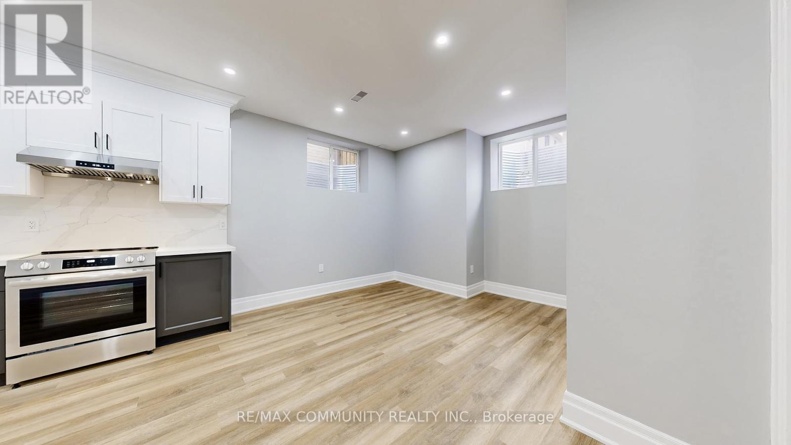 1580a Honey Locust Place, Pickering, Ontario  L1X 0P1 - Photo 6 - E12554432