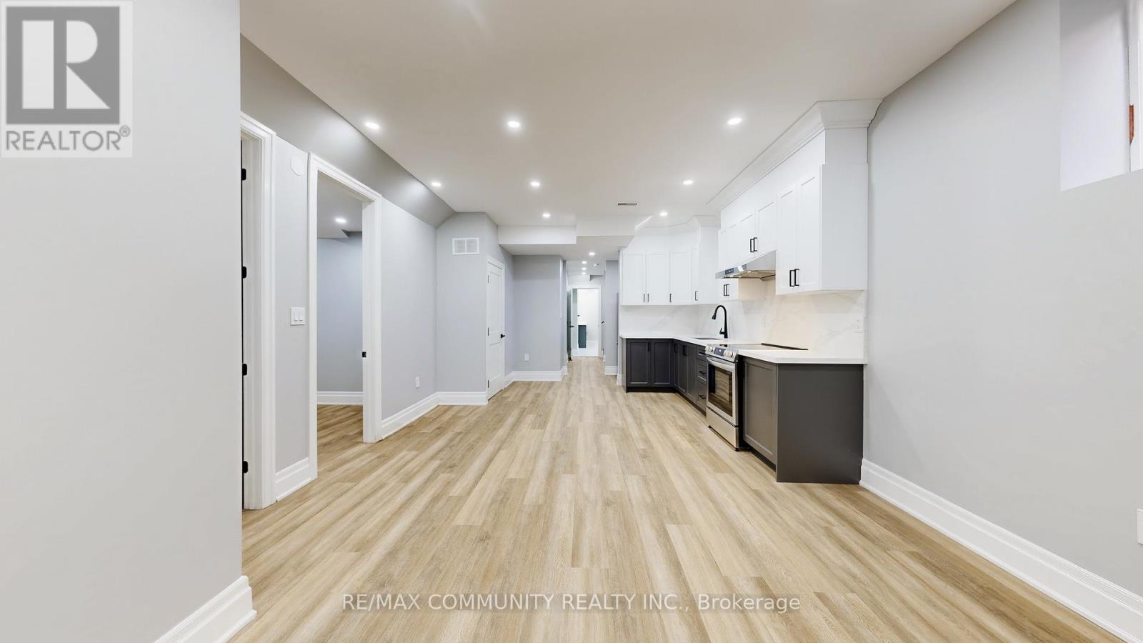 1580a Honey Locust Place, Pickering, Ontario  L1X 0P1 - Photo 8 - E12554432