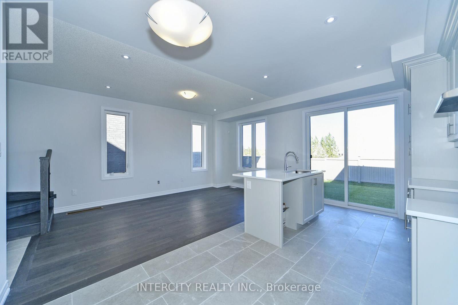 158 Mumbai Drive, Markham, Ontario  L3S 3K5 - Photo 16 - N12456530