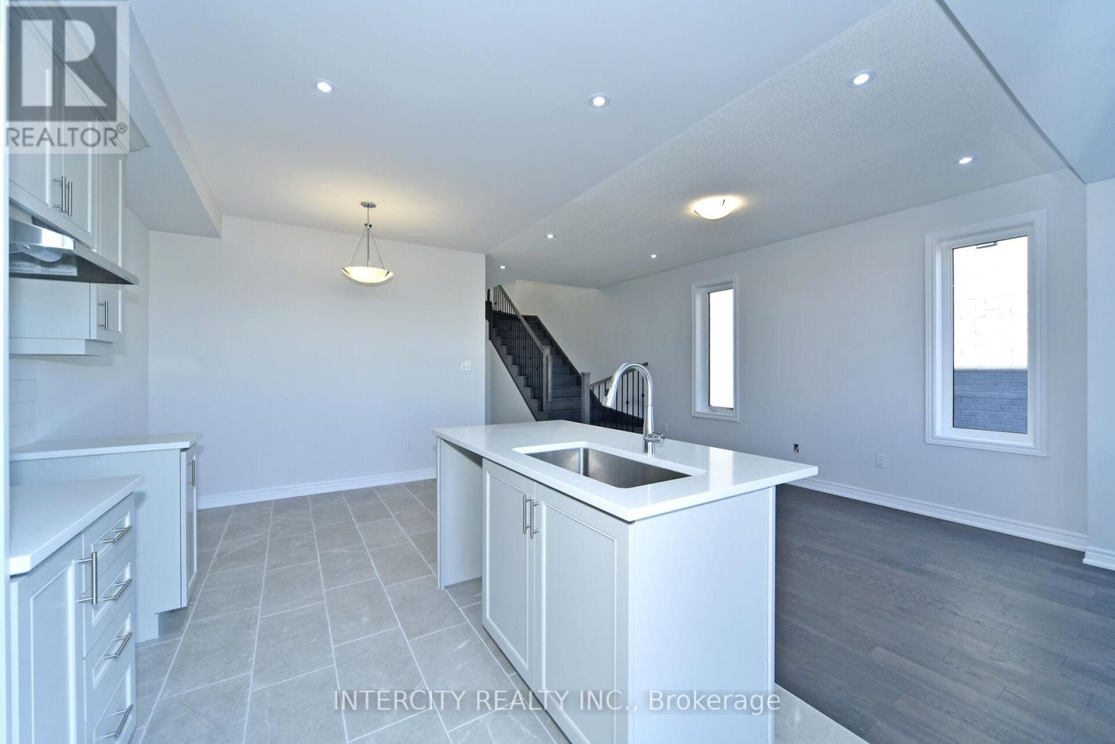 158 Mumbai Drive, Markham, Ontario  L3S 3K5 - Photo 17 - N12456530