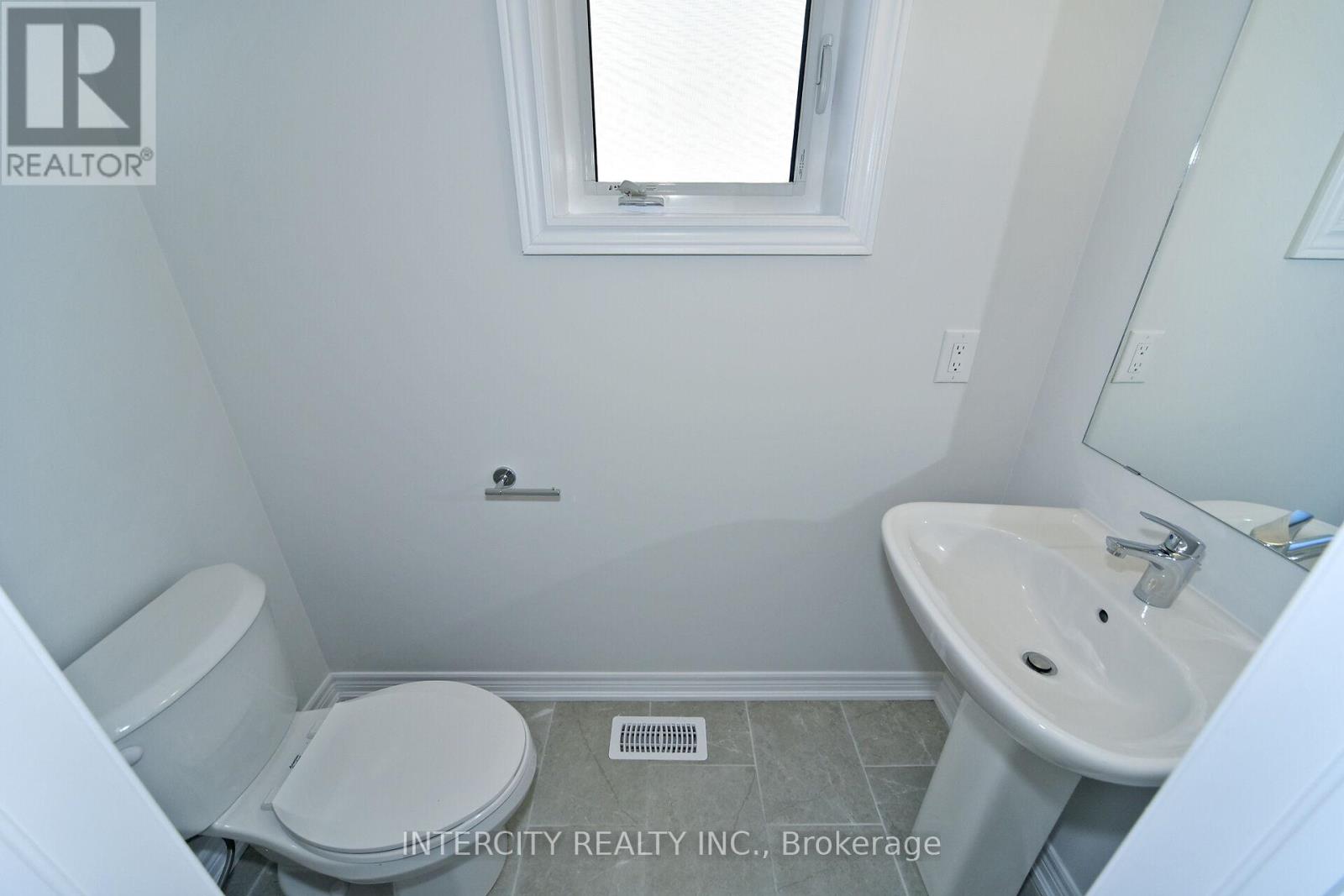 158 Mumbai Drive, Markham, Ontario  L3S 3K5 - Photo 6 - N12456530