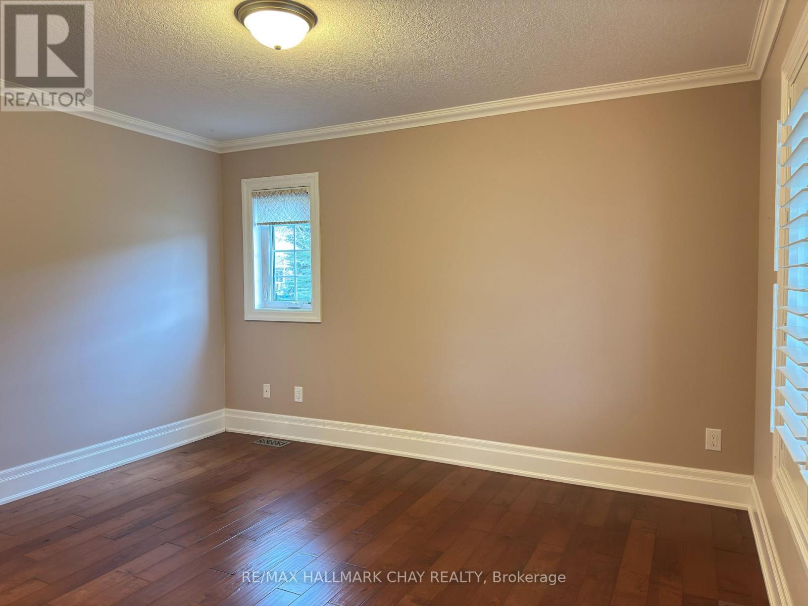 31 Garden Grove Crescent, Wasaga Beach, Ontario  L9Z 0E6 - Photo 19 - S12549226