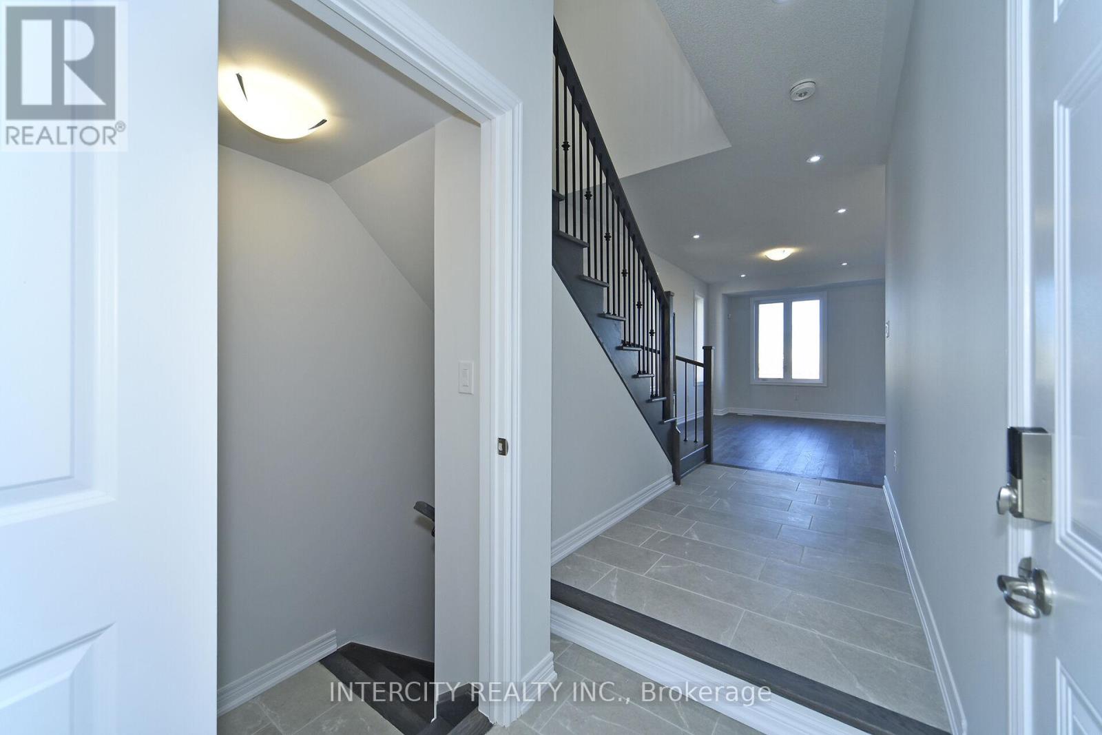 158 Mumbai Drive, Markham, Ontario  L3S 3K5 - Photo 30 - N12456530