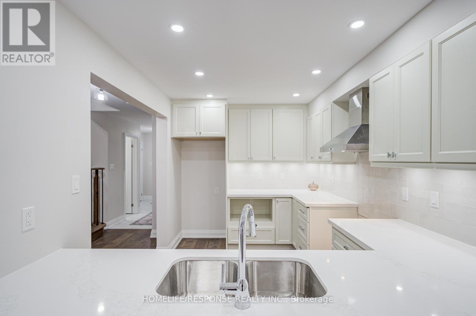 49 Kale Crescent, Vaughan, Ontario L6A 3R1 - Photo 14 - N12554188