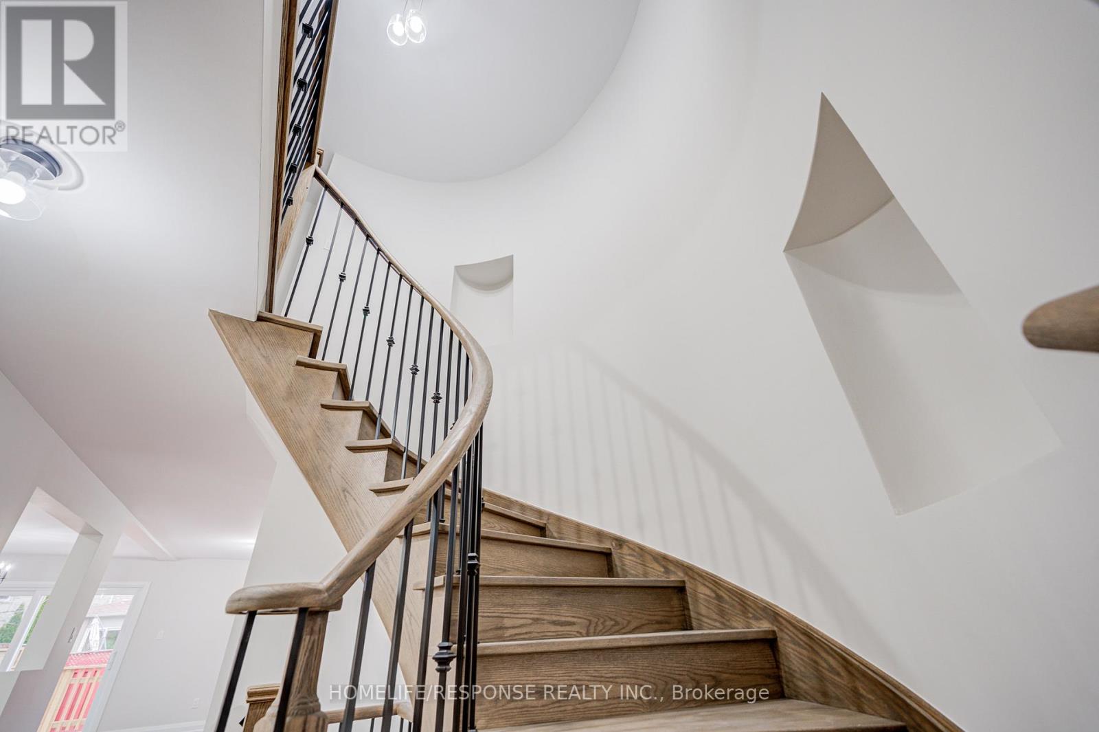 49 Kale Crescent, Vaughan, Ontario L6A 3R1 - Photo 19 - N12554188