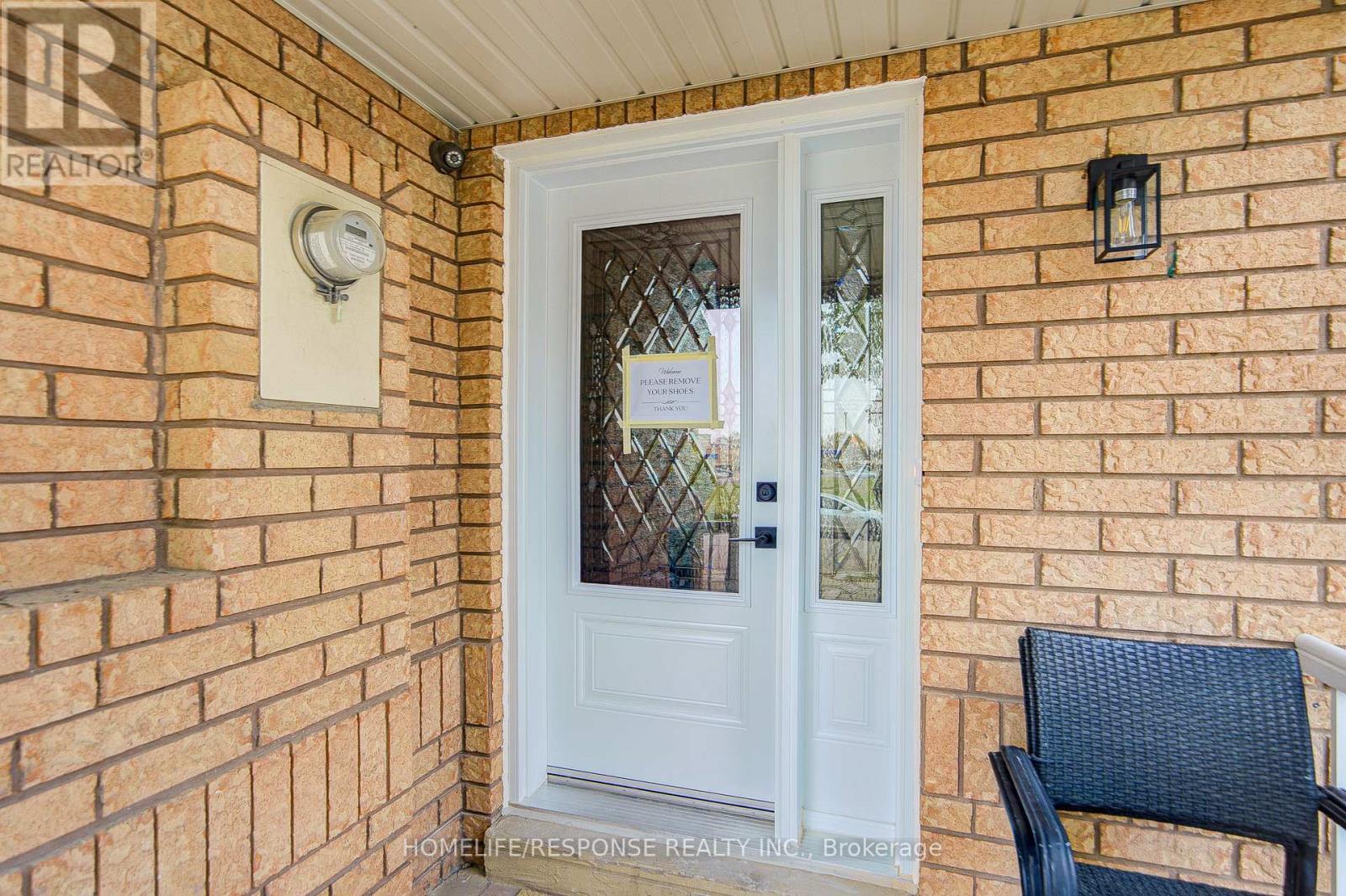 49 Kale Crescent, Vaughan, Ontario L6A 3R1 - Photo 3 - N12554188