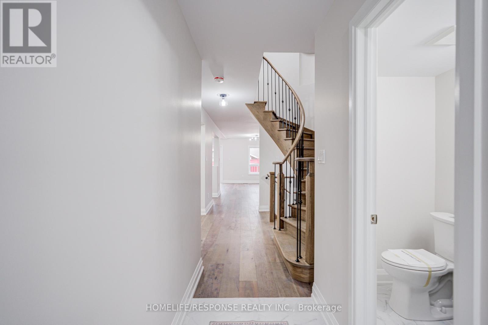 49 Kale Crescent, Vaughan, Ontario L6A 3R1 - Photo 4 - N12554188