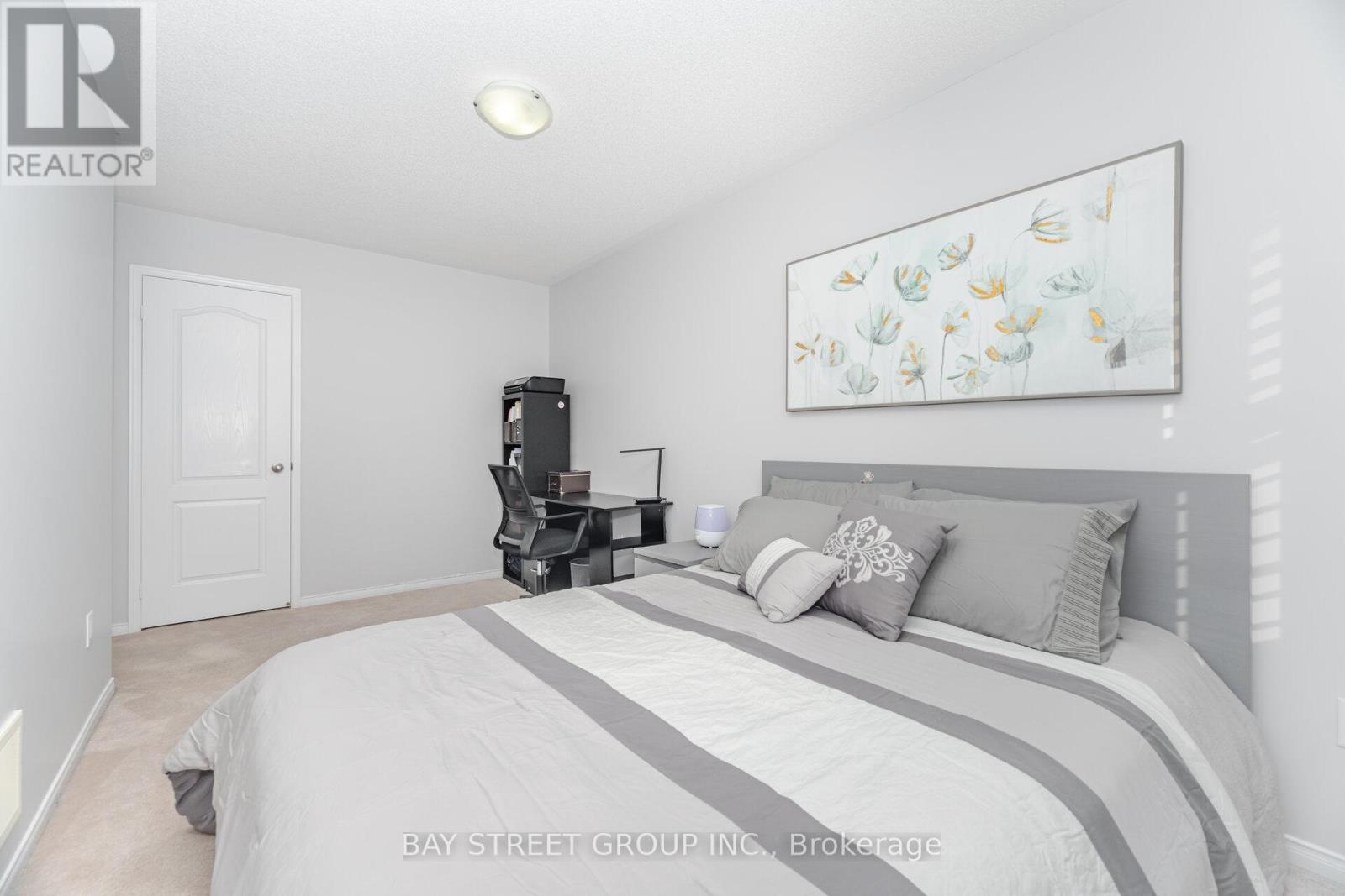 48 Acorn Lane, Bradford West Gwillimbury, Ontario  L3Z 0H6 - Photo 12 - N12554200