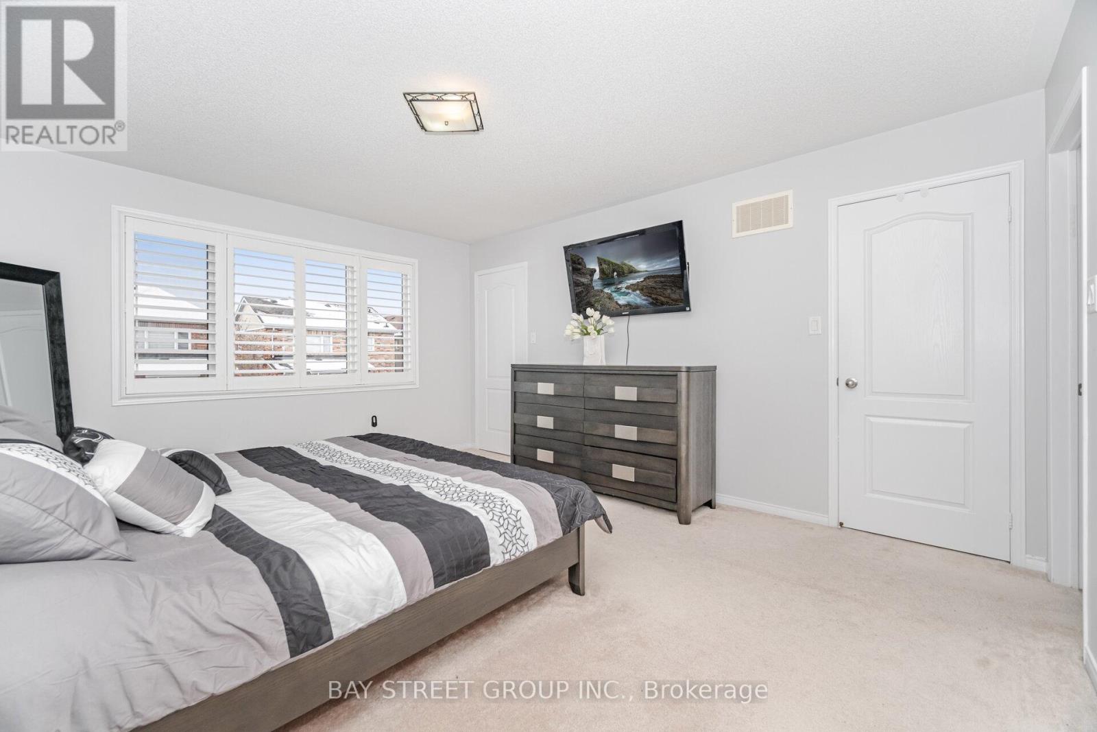 48 Acorn Lane, Bradford West Gwillimbury, Ontario  L3Z 0H6 - Photo 18 - N12554200