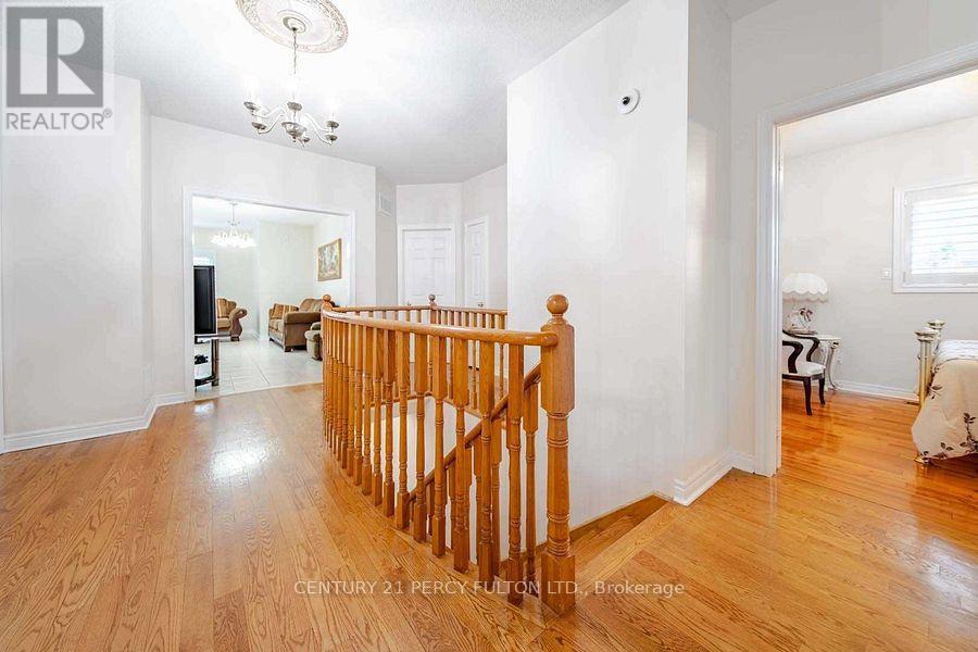 28 Rouge Bank Drive, Markham, Ontario  L3S 4C7 - Photo 13 - N12554208