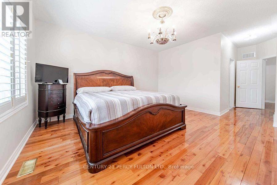 28 Rouge Bank Drive, Markham, Ontario  L3S 4C7 - Photo 15 - N12554208