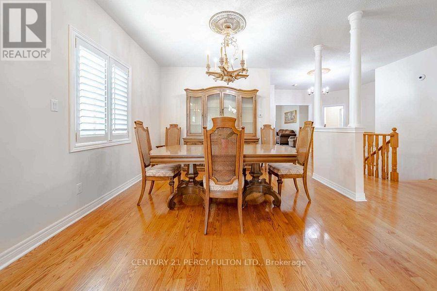 28 Rouge Bank Drive, Markham, Ontario  L3S 4C7 - Photo 5 - N12554208