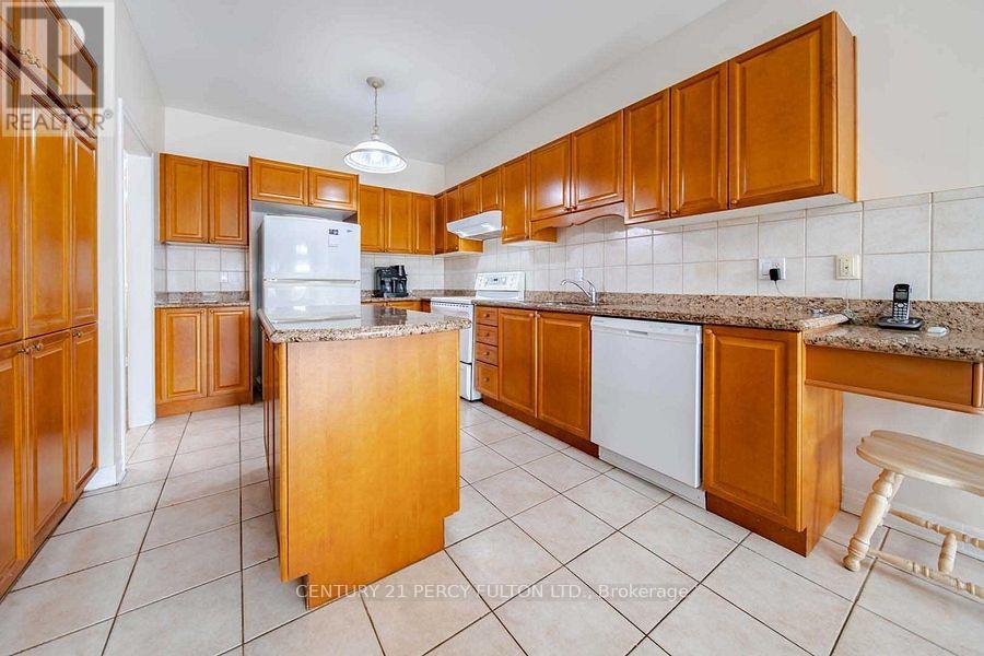 28 Rouge Bank Drive, Markham, Ontario  L3S 4C7 - Photo 6 - N12554208