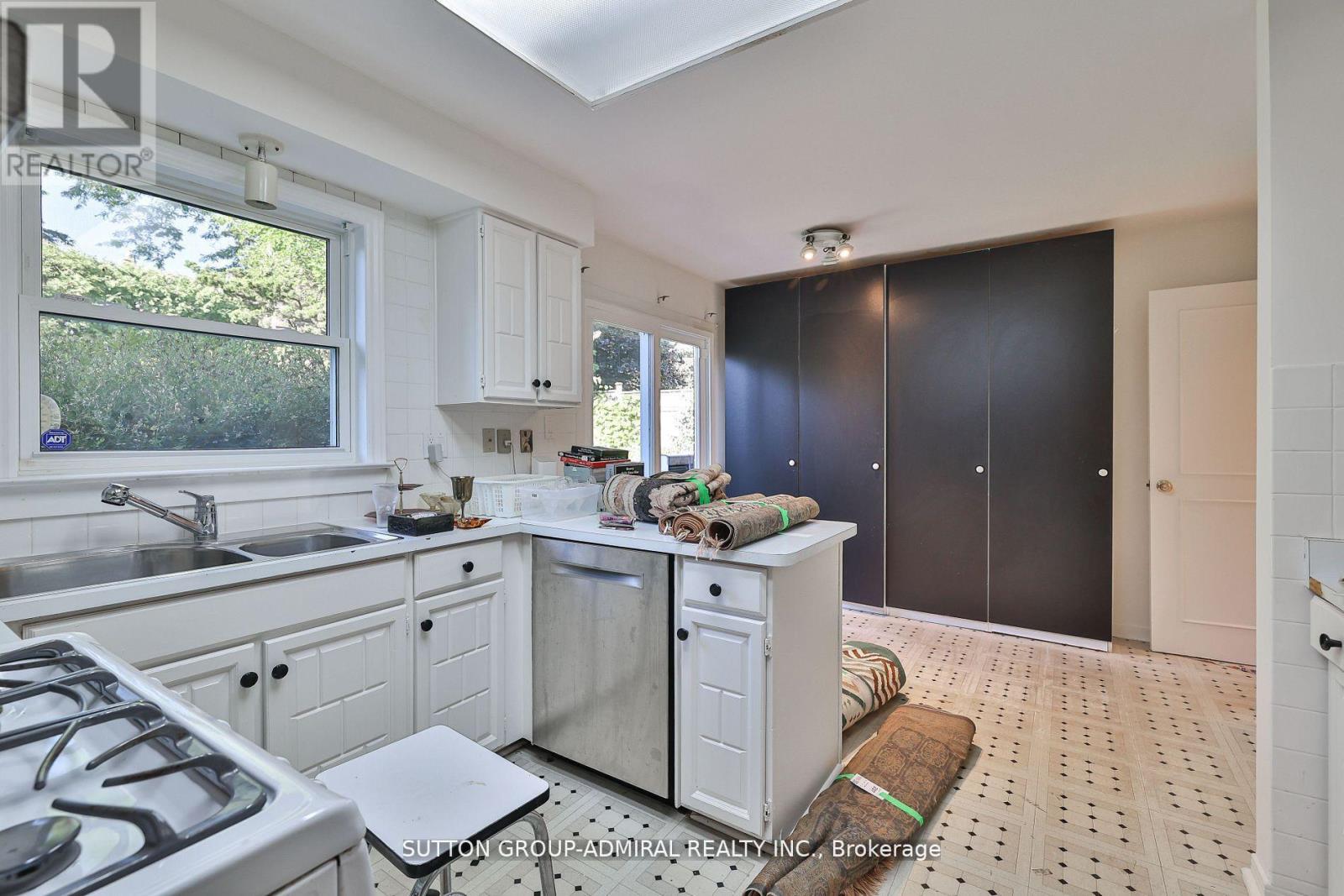 22 Cobblestone Drive, Markham, Ontario L3T 4E4 - Photo 14 - N12554226