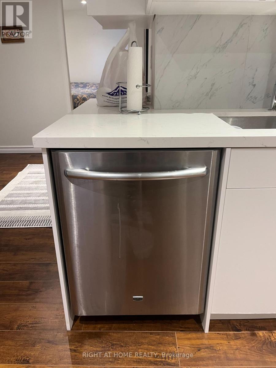 Lower - 34 Timberline Trail, Aurora, Ontario  L4G 6A5 - Photo 18 - N12554364