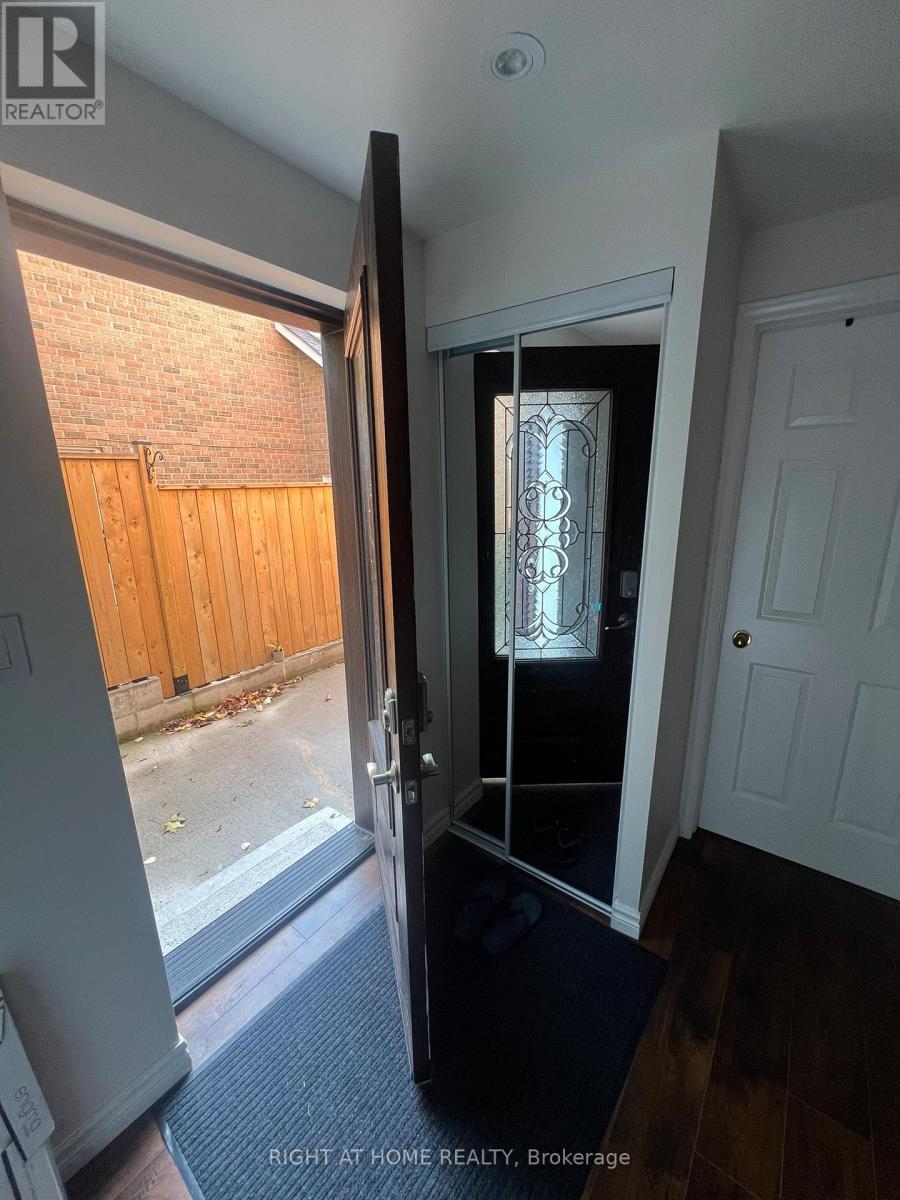 Lower - 34 Timberline Trail, Aurora, Ontario  L4G 6A5 - Photo 5 - N12554364