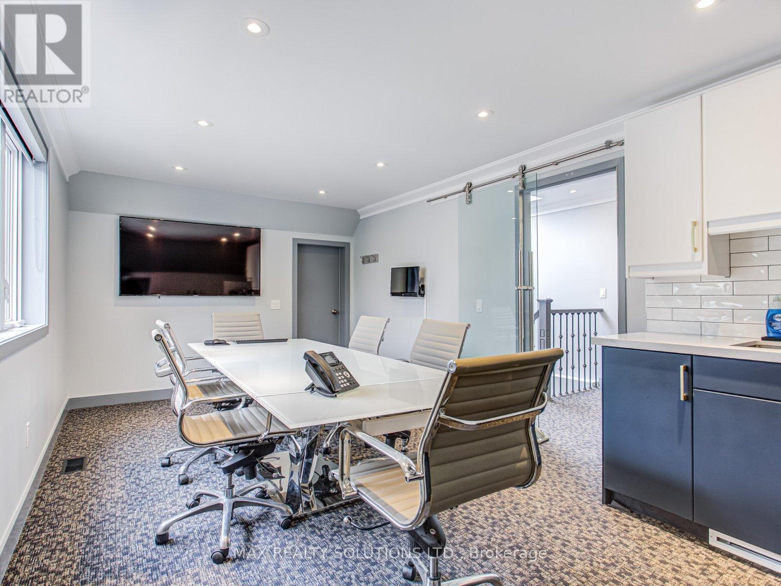 17 Bedford Park Avenue, Richmond Hill, Ontario  L4C 2N9 - Photo 18 - N12554380