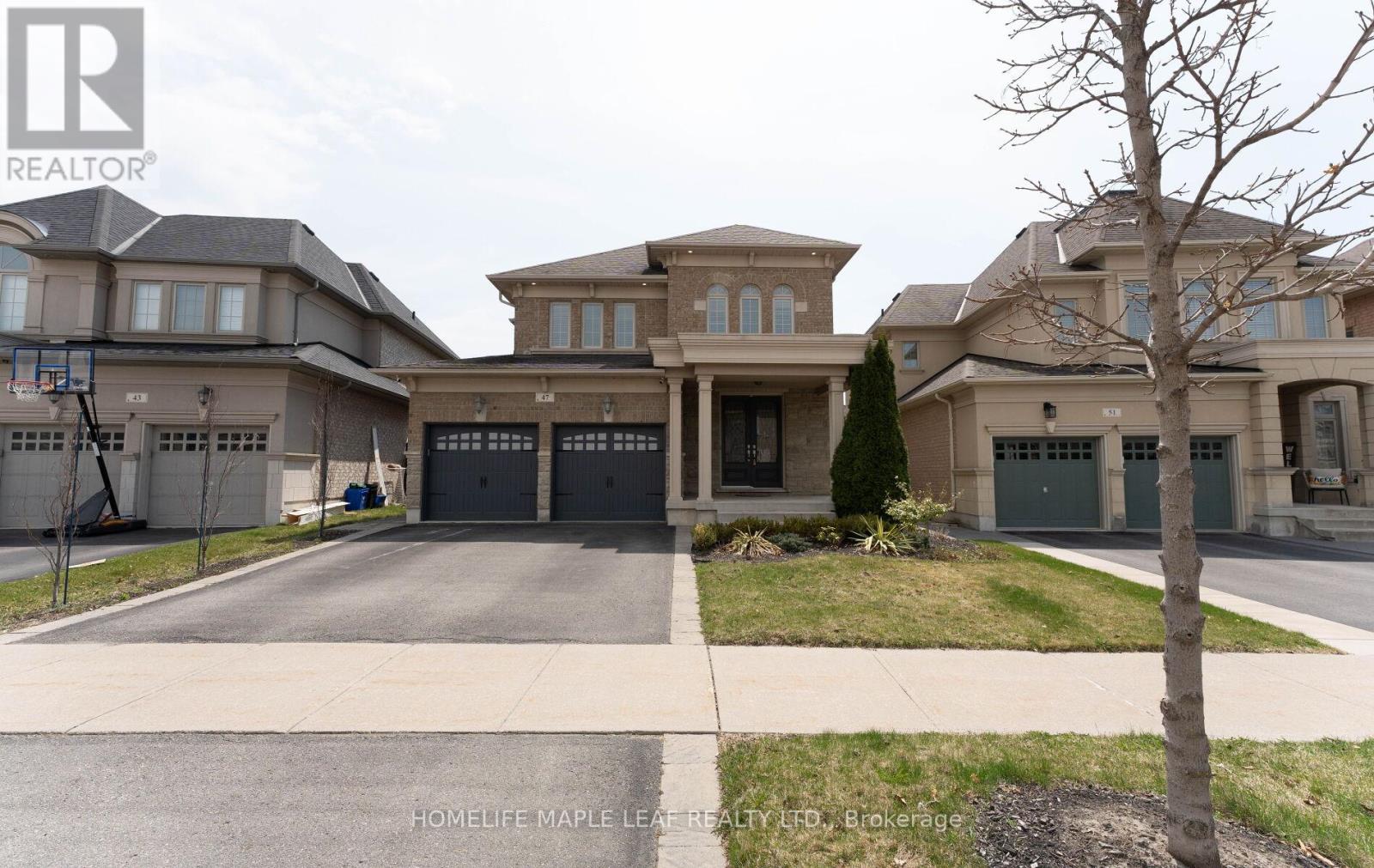 47 Stanton Avenue, Vaughan, Ontario L4H 0V5 - Photo 2 - N12554406