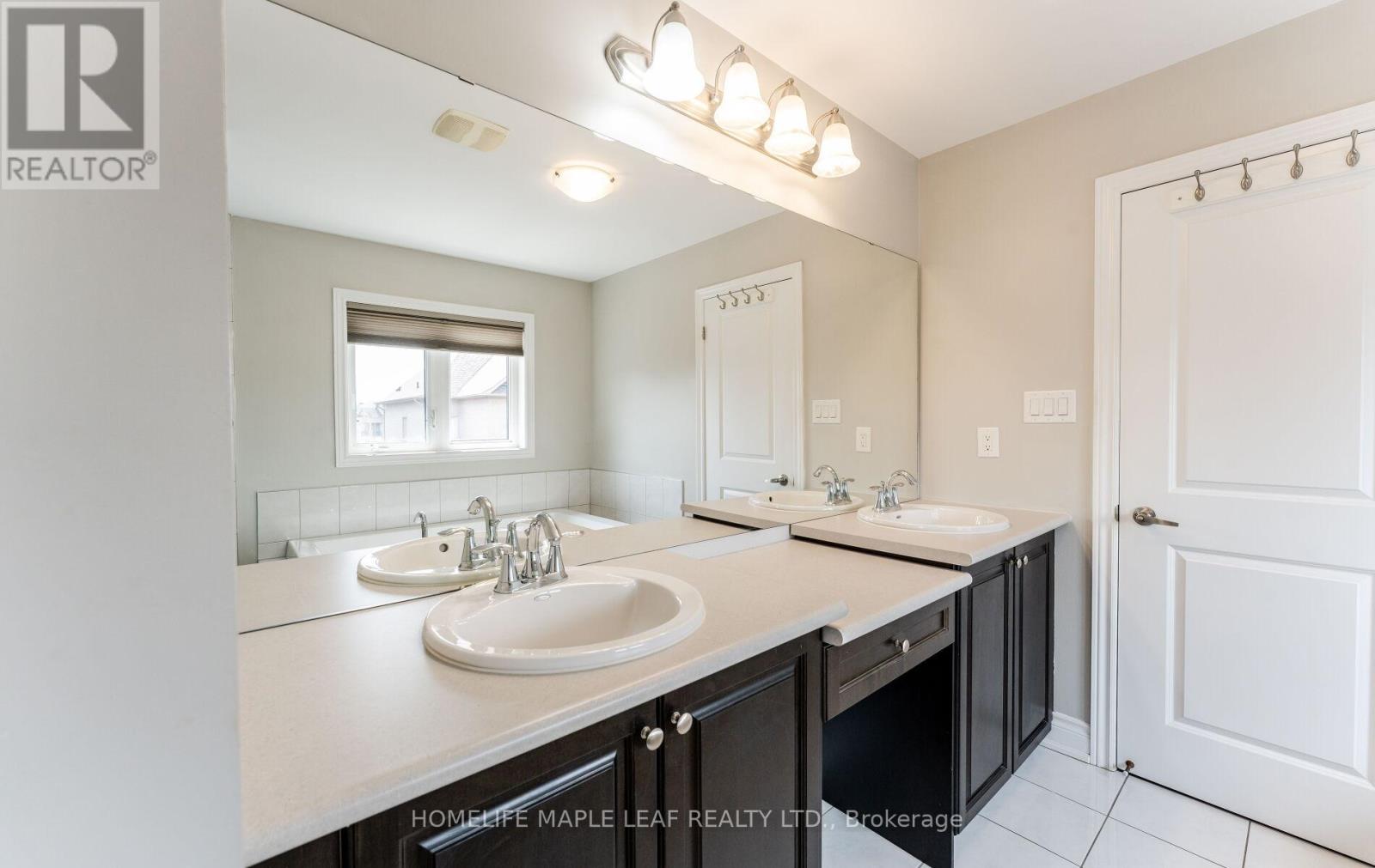 47 Stanton Avenue, Vaughan, Ontario L4H 0V5 - Photo 27 - N12554406