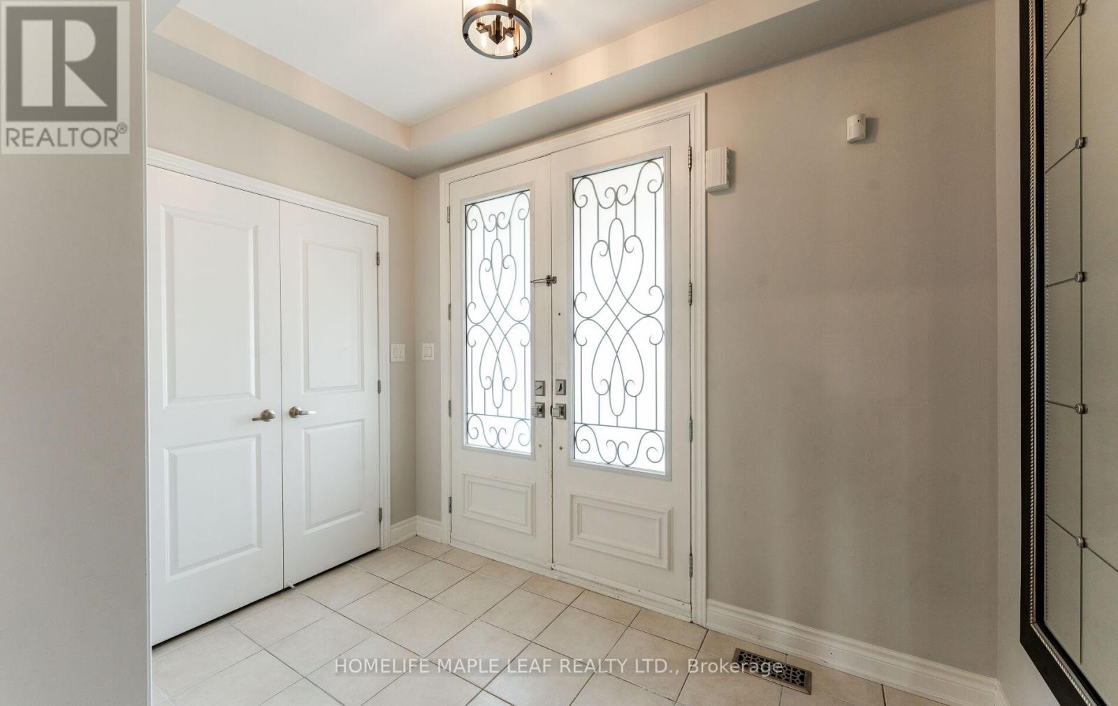 47 Stanton Avenue, Vaughan, Ontario L4H 0V5 - Photo 6 - N12554406