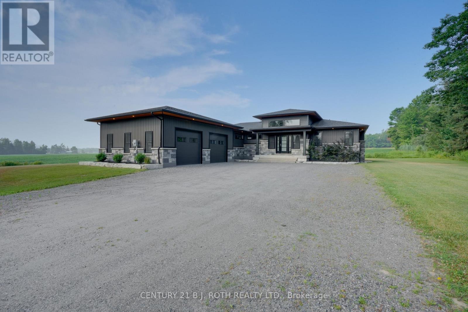 3510 Brennan Line W, Severn, Ontario  L3V 0W3 - Photo 2 - S12554172