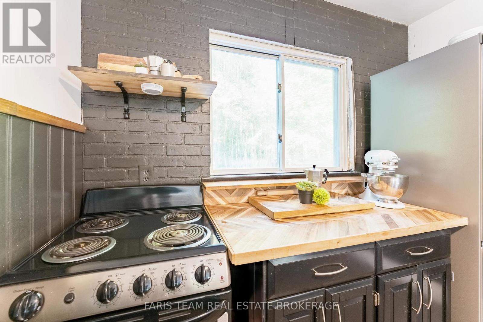 43 Manitou Crescent, Tiny, Ontario  L9M 0C6 - Photo 9 - S12554234