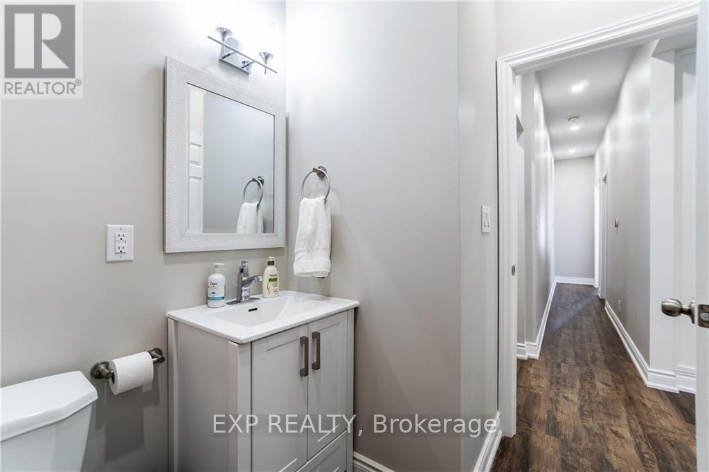 Main - 163 Wentworth Street N, Hamilton, Ontario  L8L 5V6 - Photo 11 - X12484550