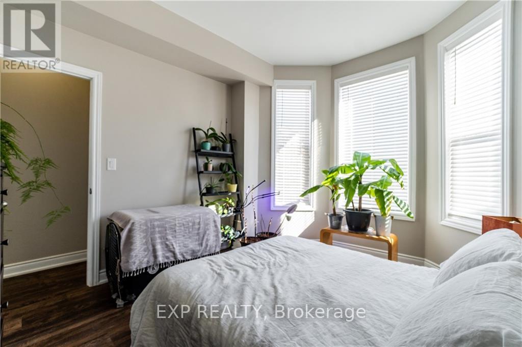 Main - 163 Wentworth Street N, Hamilton, Ontario  L8L 5V6 - Photo 6 - X12484550