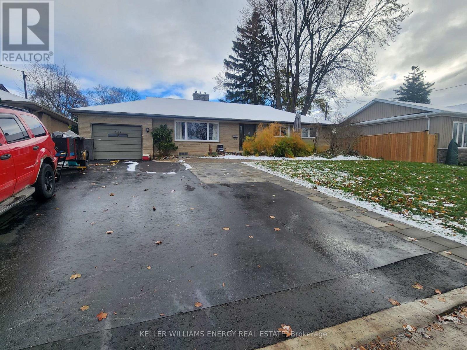 LOWER - 737 LAW STREET, Oshawa, Ontario