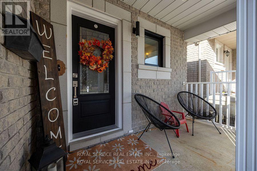 446 Abound Crescent, Peterborough, Ontario  K9J 8S2 - Photo 3 - X12554554