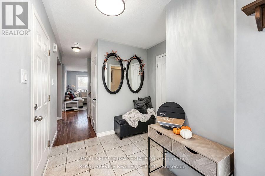 446 Abound Crescent, Peterborough, Ontario  K9J 8S2 - Photo 5 - X12554554