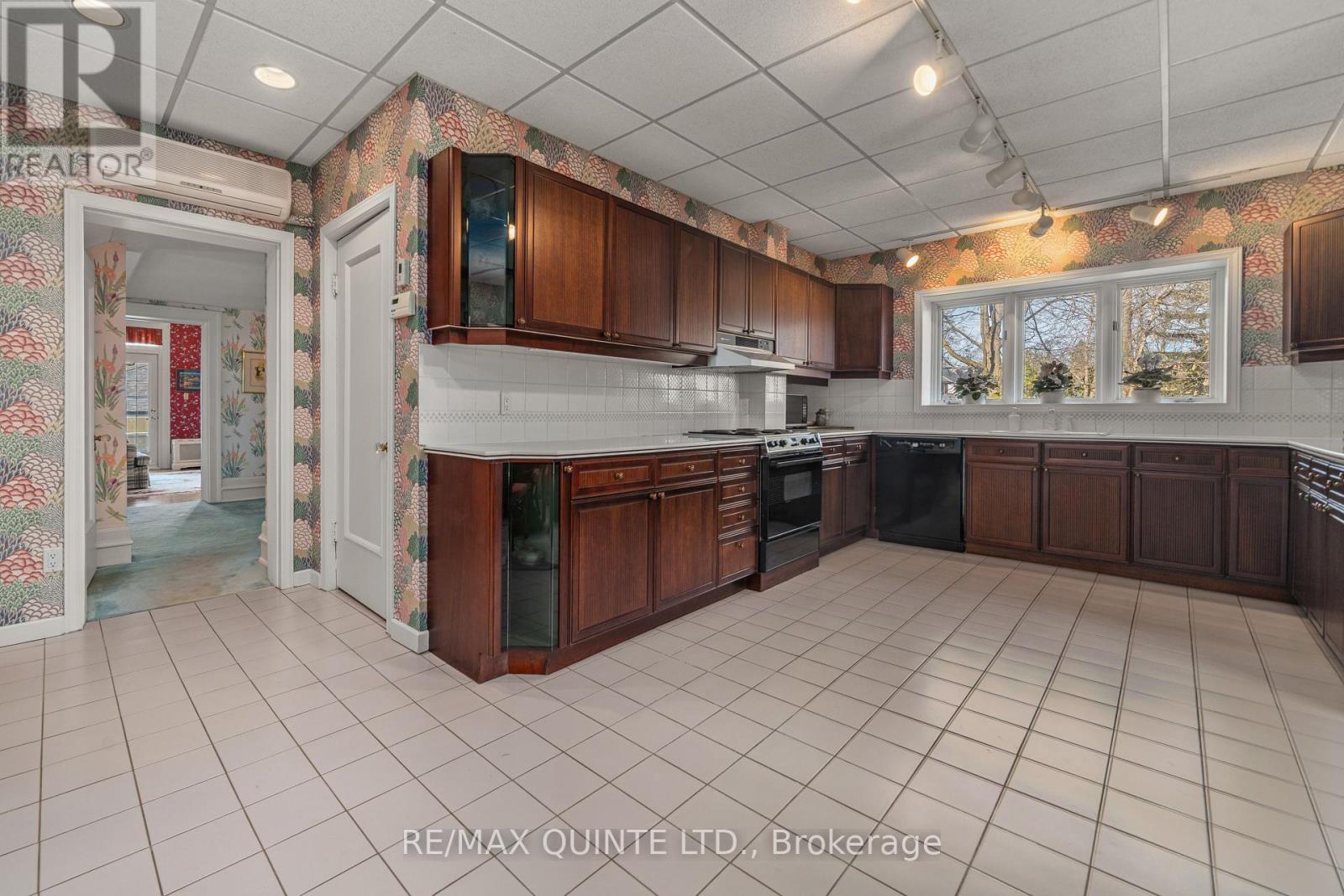 196 Bridge Street E, Belleville, Ontario  K8N 1N6 - Photo 31 - X12554592