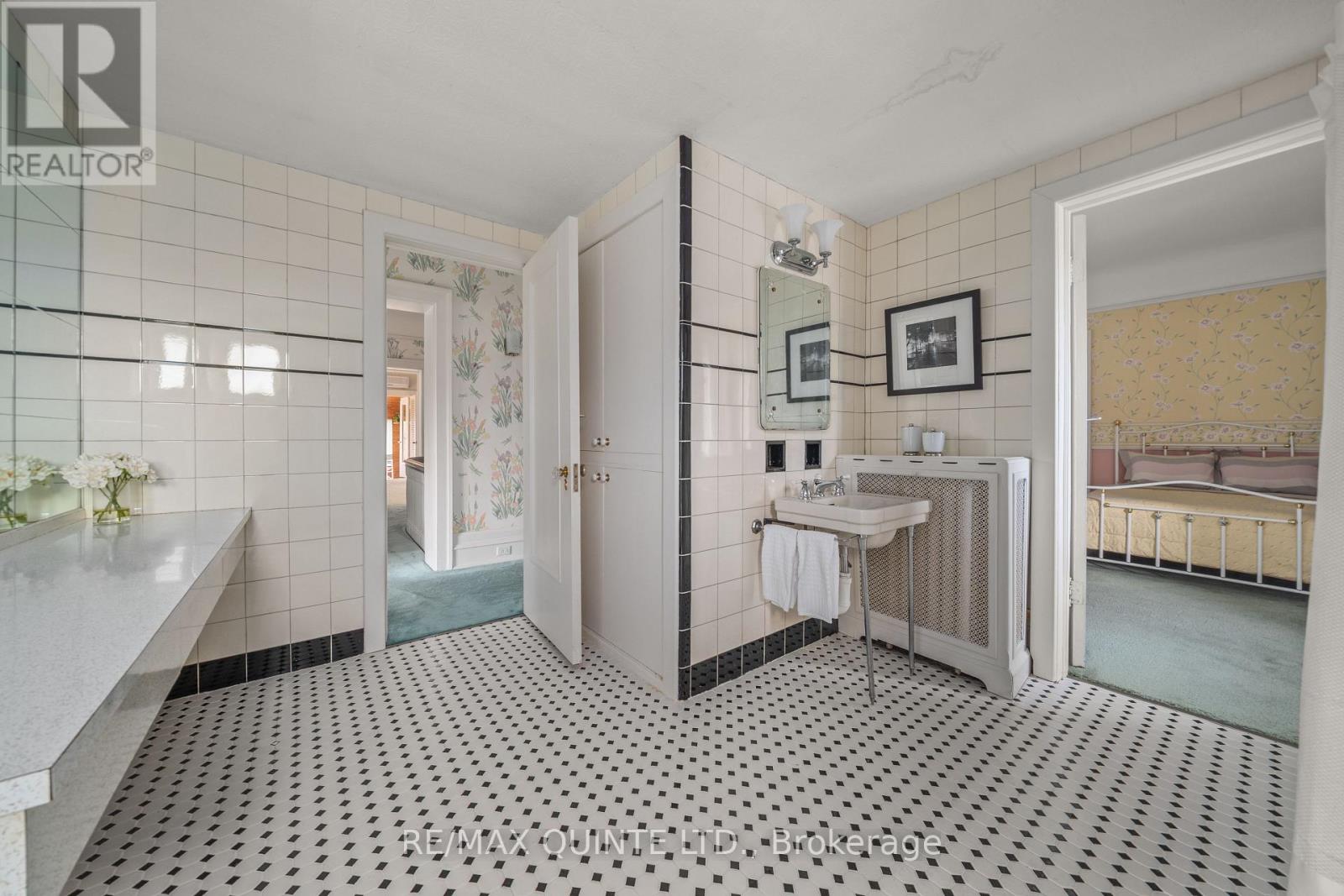 196 Bridge Street E, Belleville, Ontario  K8N 1N6 - Photo 40 - X12554592