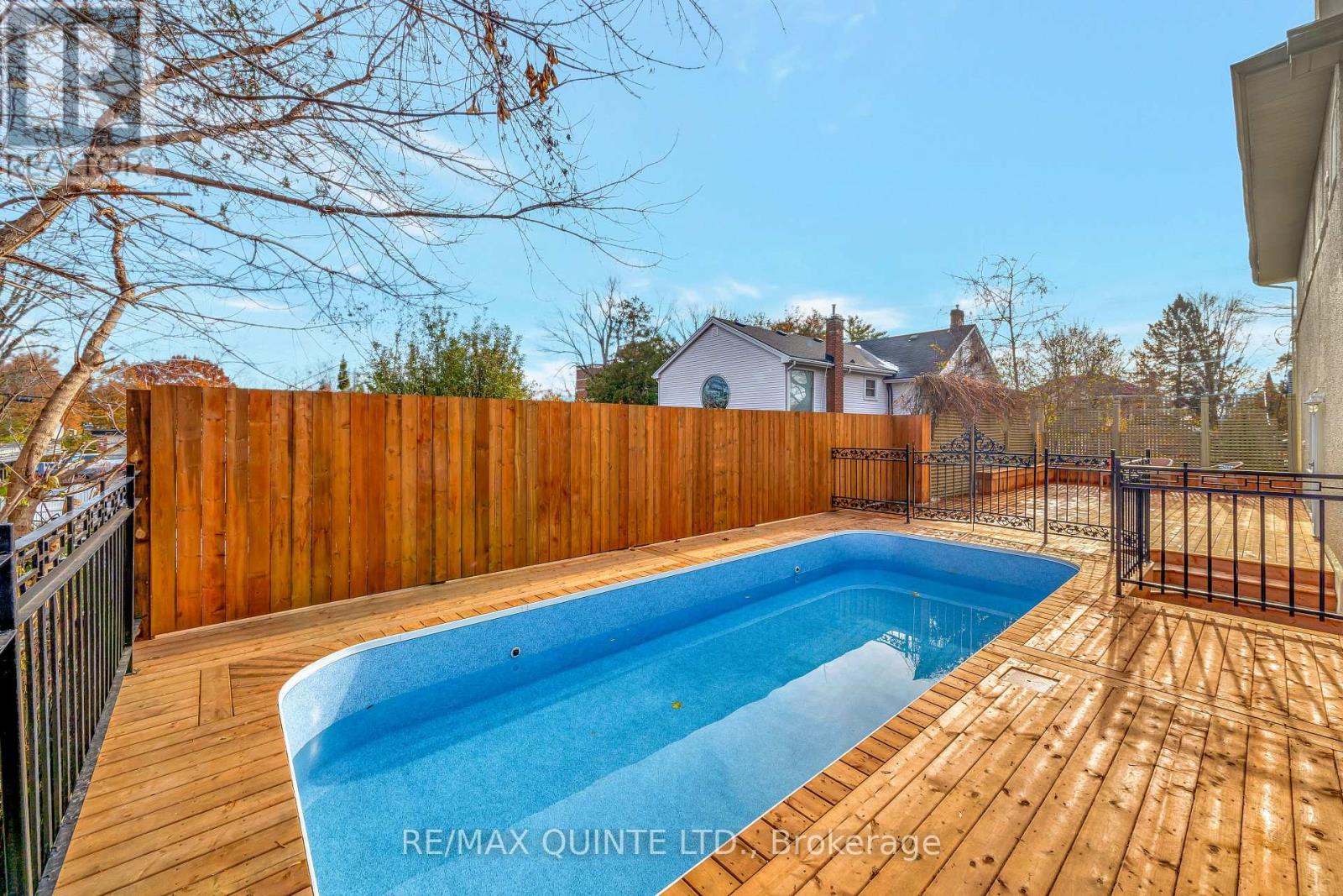 196 Bridge Street E, Belleville, Ontario  K8N 1N6 - Photo 9 - X12554592