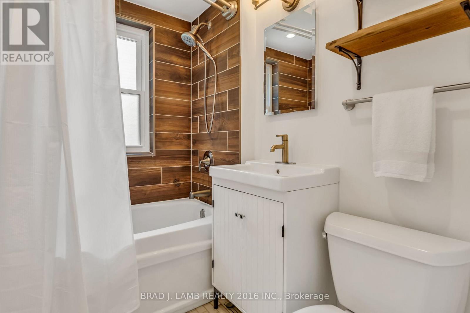 794 The Queensway, Toronto, Ontario  M8Z 1N5 - Photo 9 - W12554228