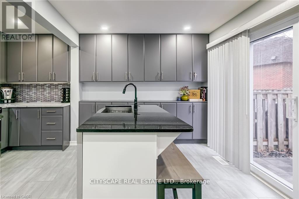 17 - 30 Heslop Road, Milton, Ontario  L9T 1B3 - Photo 9 - W12554246