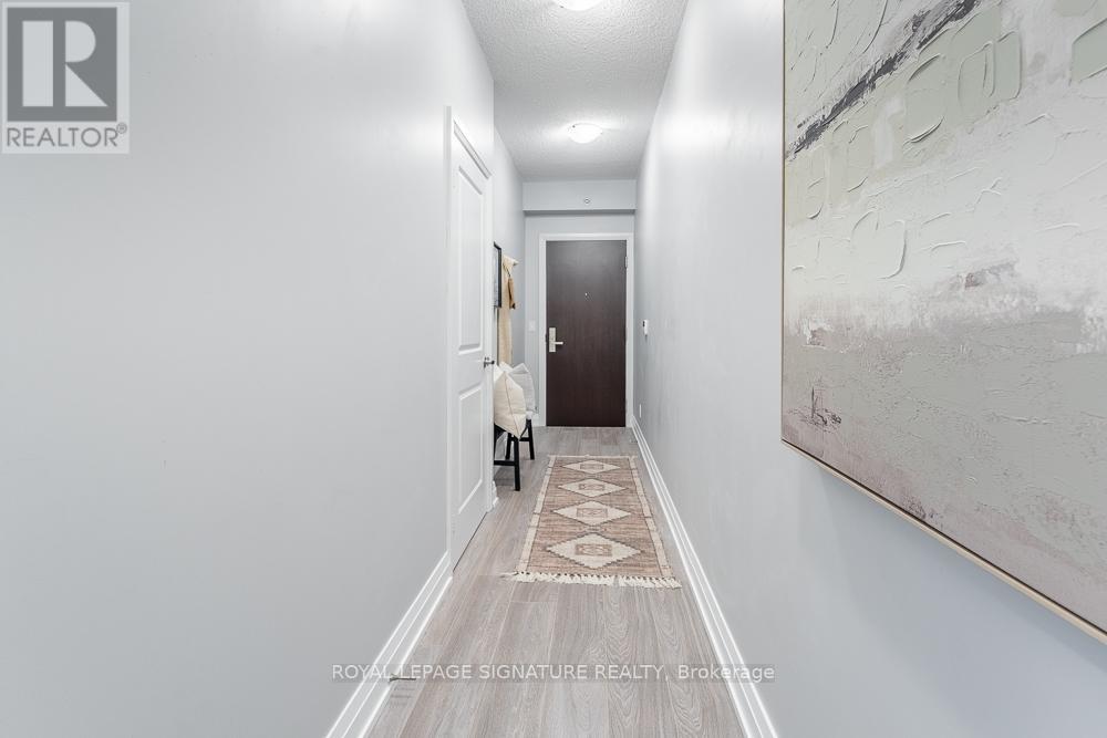 805 - 65 Speers Road, Oakville, Ontario  L6K 3V5 - Photo 3 - W12554274