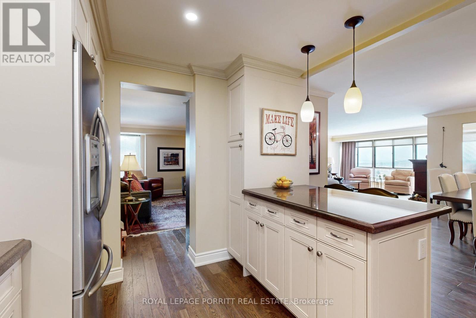 #2005 - 1400 Dixie Road, Mississauga, Ontario  L5E 3E1 - Photo 16 - W12554292