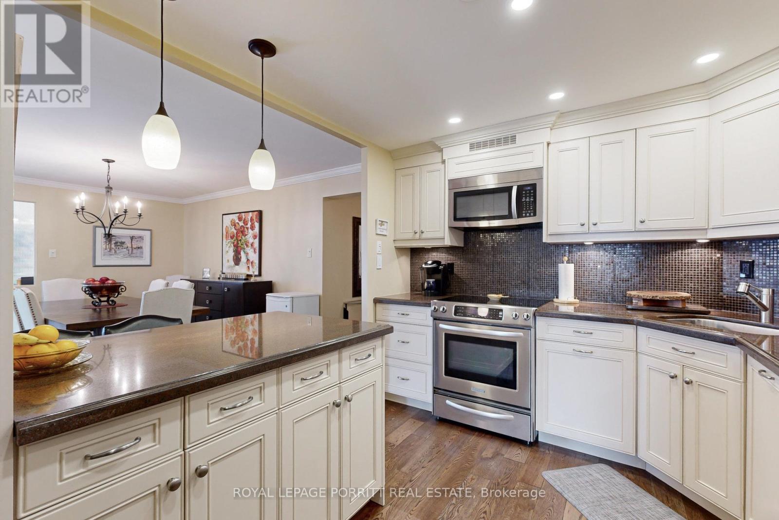 #2005 - 1400 Dixie Road, Mississauga, Ontario  L5E 3E1 - Photo 19 - W12554292