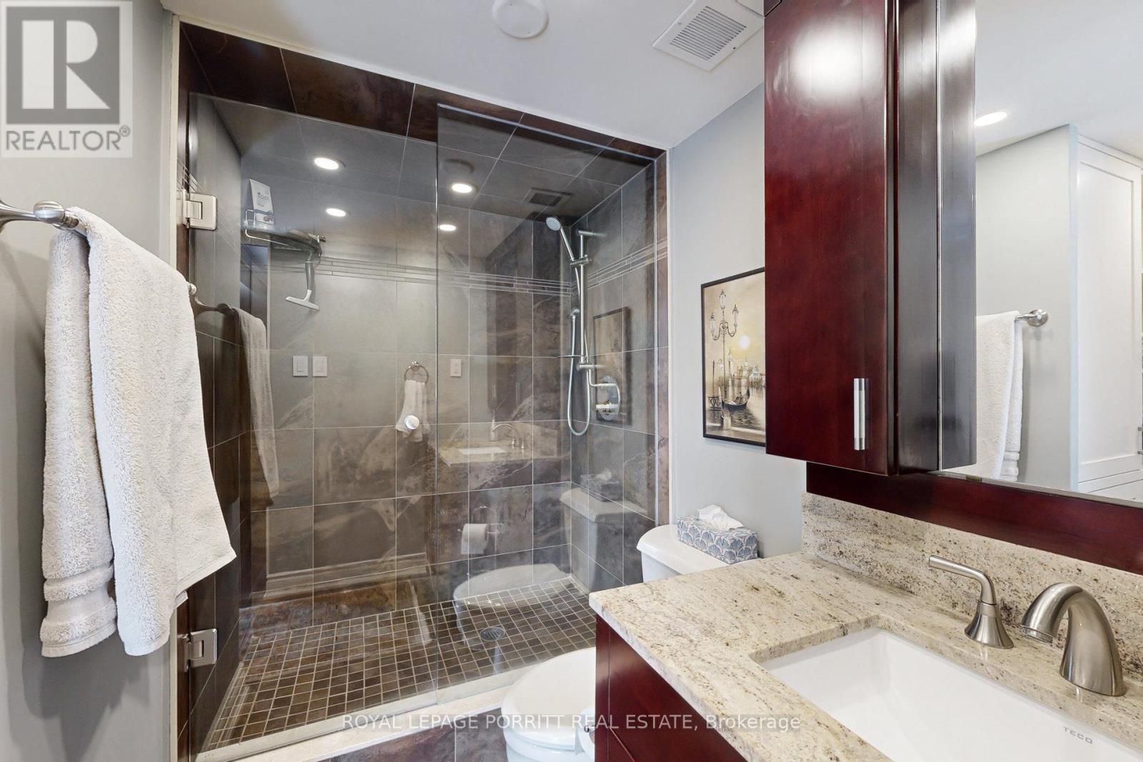 #2005 - 1400 Dixie Road, Mississauga, Ontario  L5E 3E1 - Photo 37 - W12554292