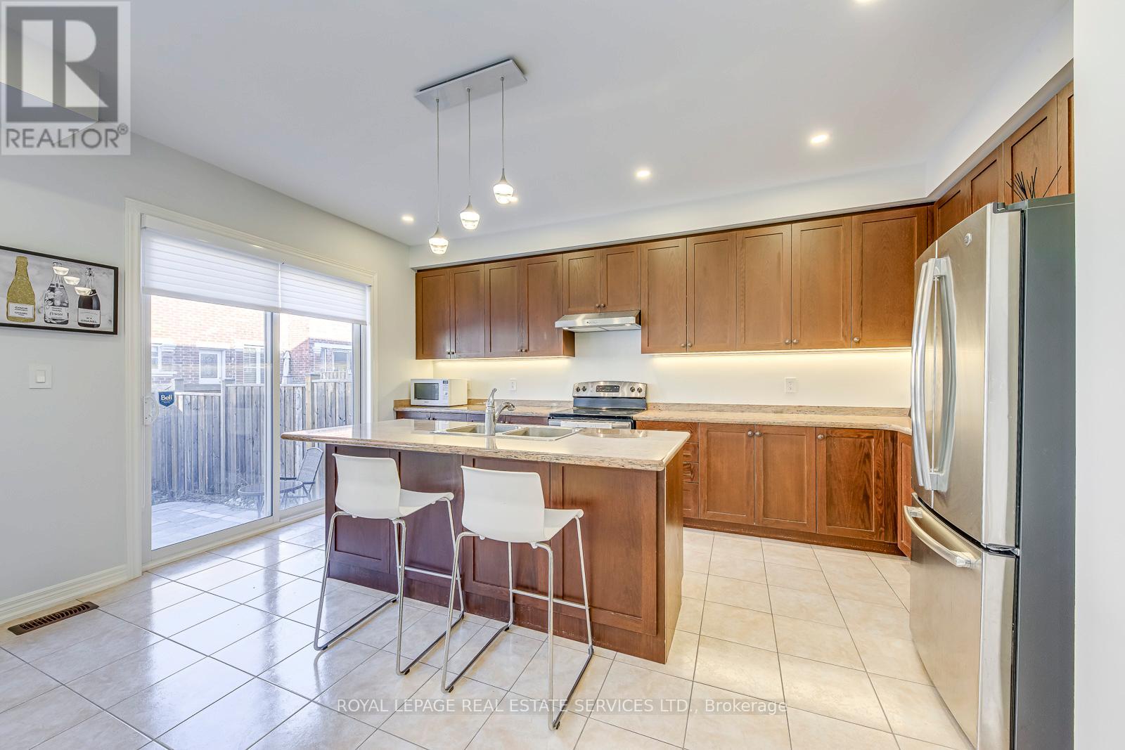 563 Settlers Road W, Oakville, Ontario  L6M 1N7 - Photo 14 - W12554312