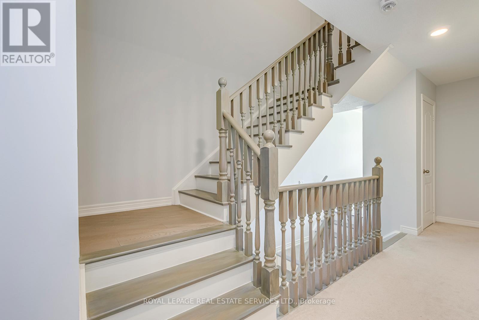 563 Settlers Road W, Oakville, Ontario  L6M 1N7 - Photo 35 - W12554312