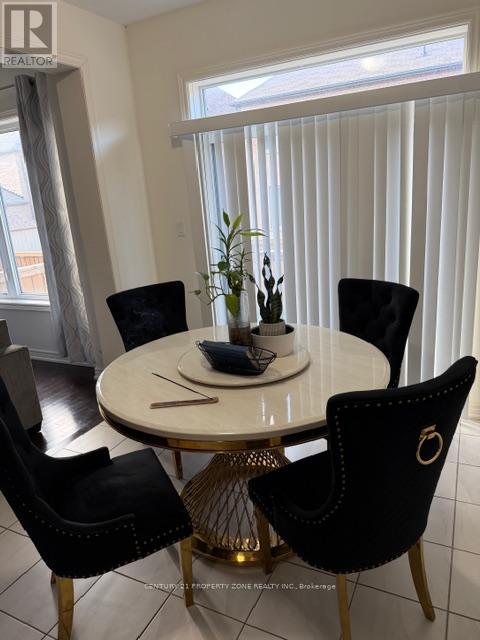 118 Emerald Coast Trail, Brampton, Ontario  L7A 5A7 - Photo 5 - W12554368