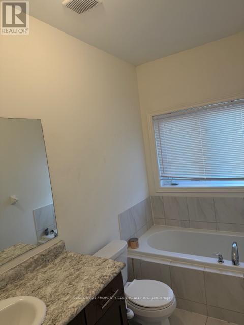 118 Emerald Coast Trail, Brampton, Ontario  L7A 5A7 - Photo 9 - W12554368