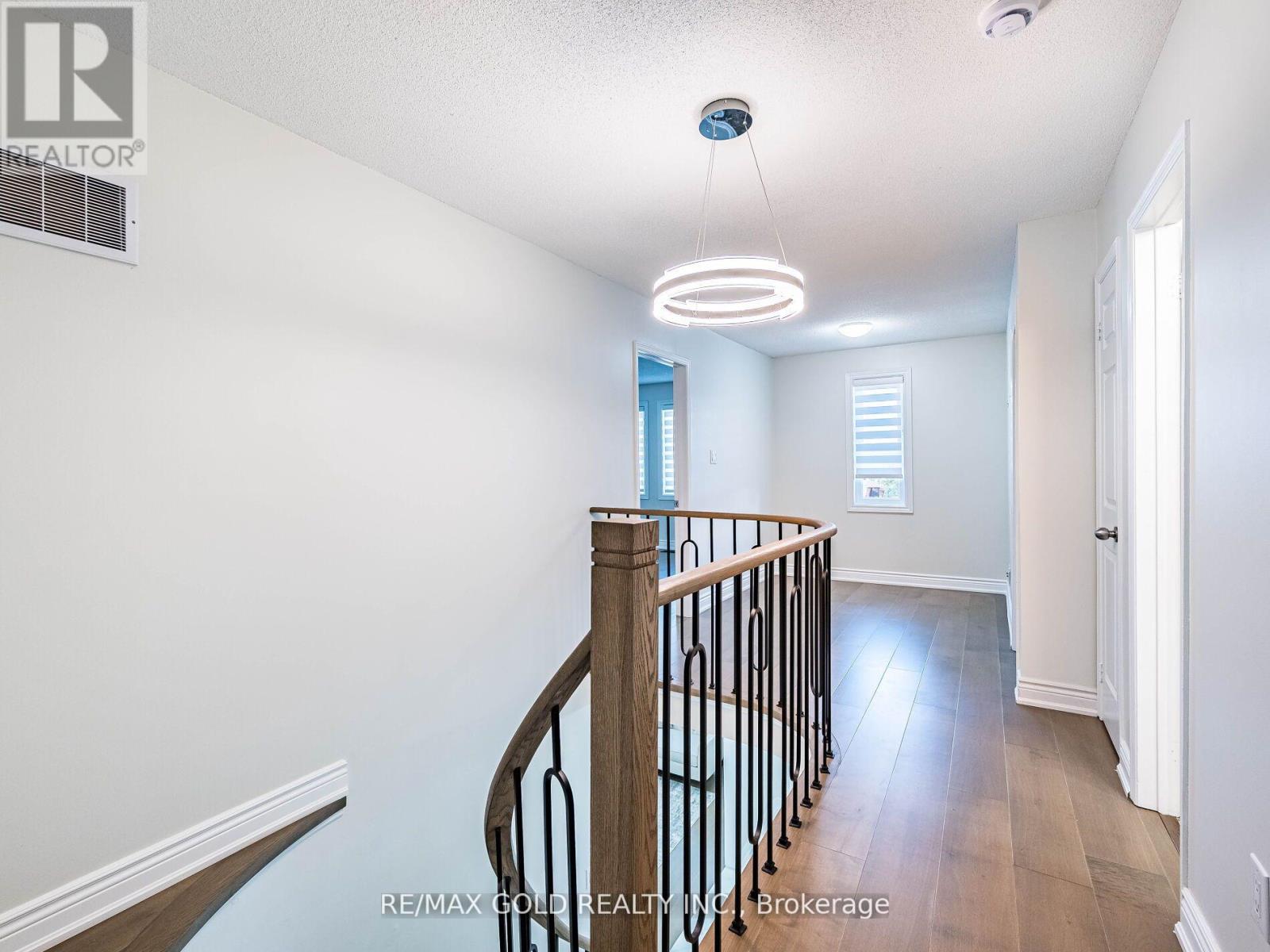 Upper - 3 Hawkway Court, Brampton, Ontario  L6Y 4K7 - Photo 21 - W12554382