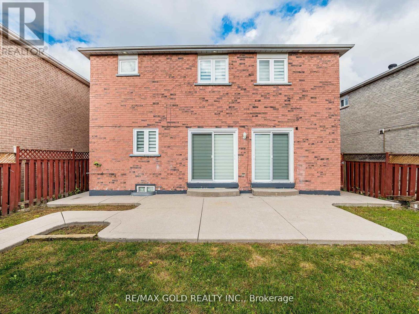 Upper - 3 Hawkway Court, Brampton, Ontario  L6Y 4K7 - Photo 36 - W12554382
