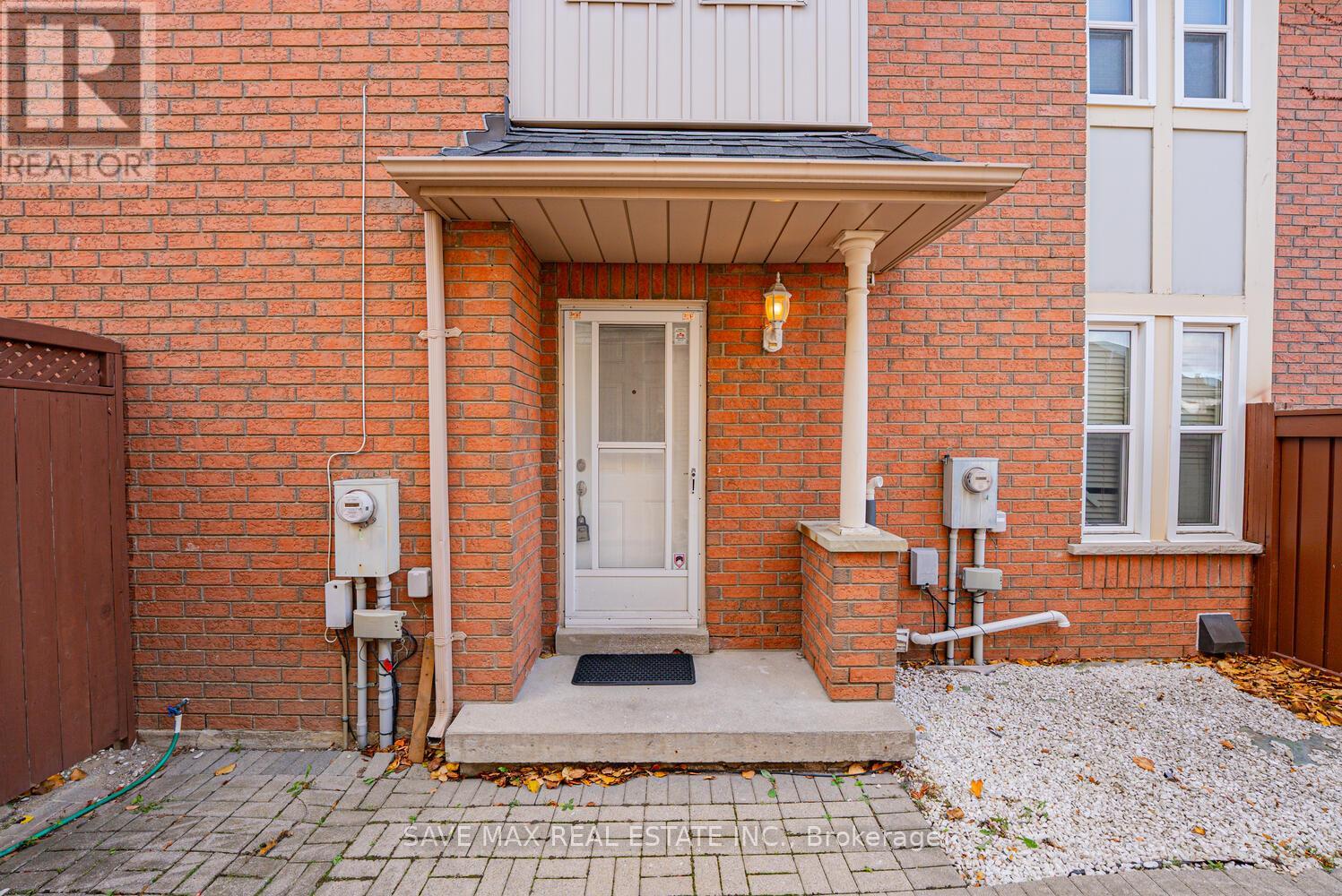 40 Blue Spruce Street, Brampton, Ontario  L6R 1C5 - Photo 7 - W12554388